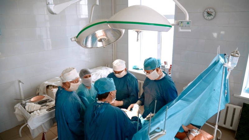 Оренбургские травматологи готовятся к высокотехнологичной операции
